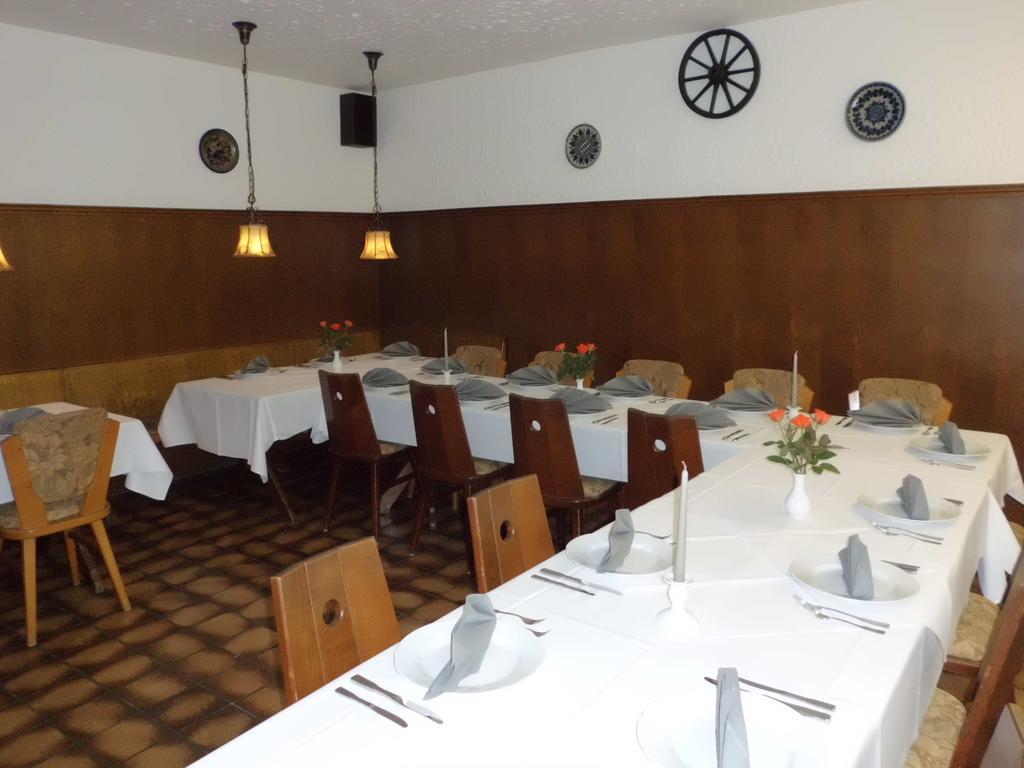 祖尔帕法奈餐厅酒店 Urbar  外观 照片